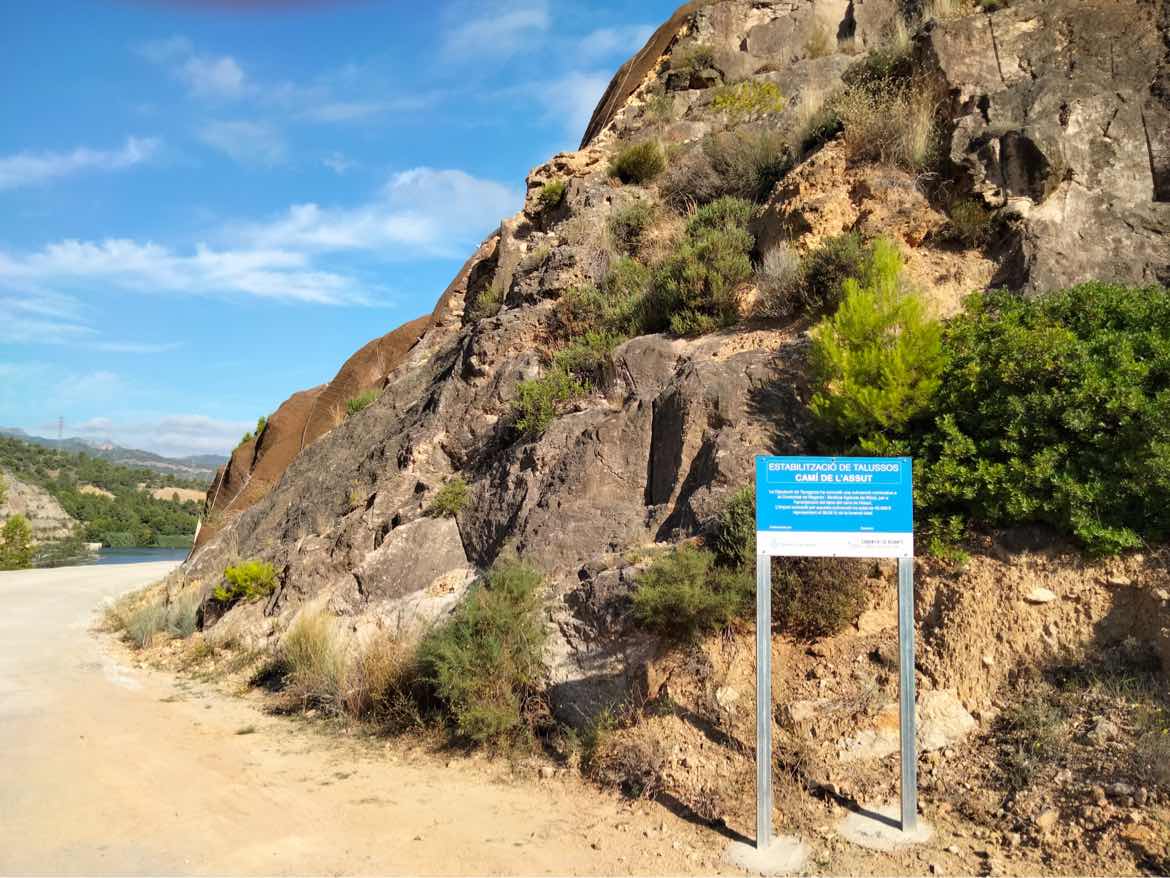 Finalitzen les obres d’estabilització dels talussos de l’Assut per a millorar la seguretat del camí i protegir la funcionalitat del Canal 