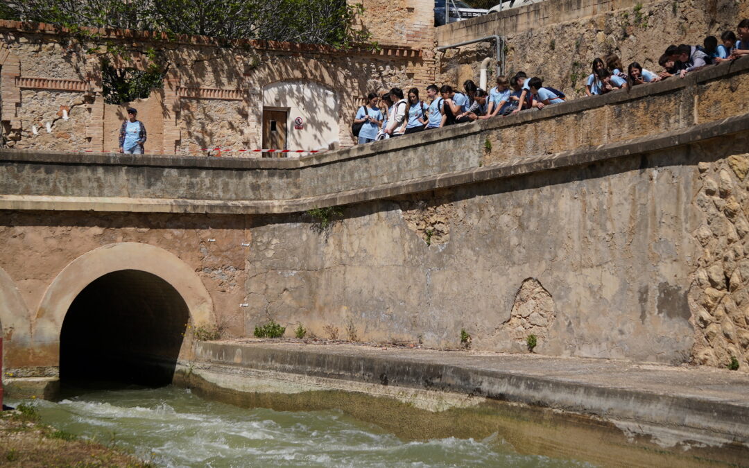 Els alumnes de l’Institut de Camarles, protagonistes de la 2a Festa de la Soltada de l’Aigua a l’Assut